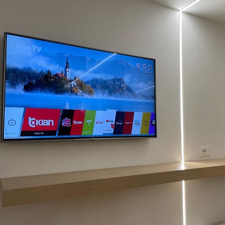 Tesa Studio Tiranë Luaran gambar