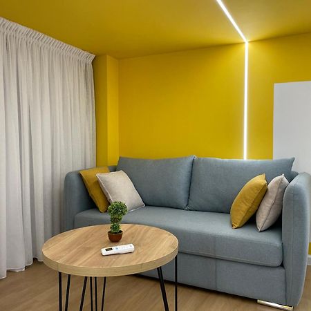 Tesa Studio Tiranë Luaran gambar