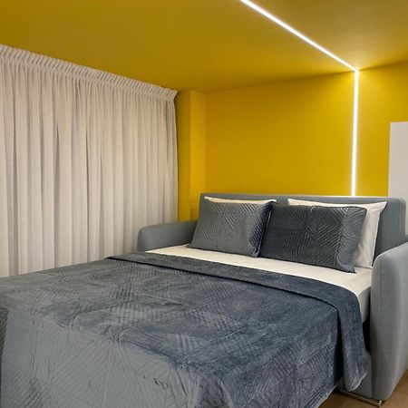Tesa Studio Tiranë Luaran gambar