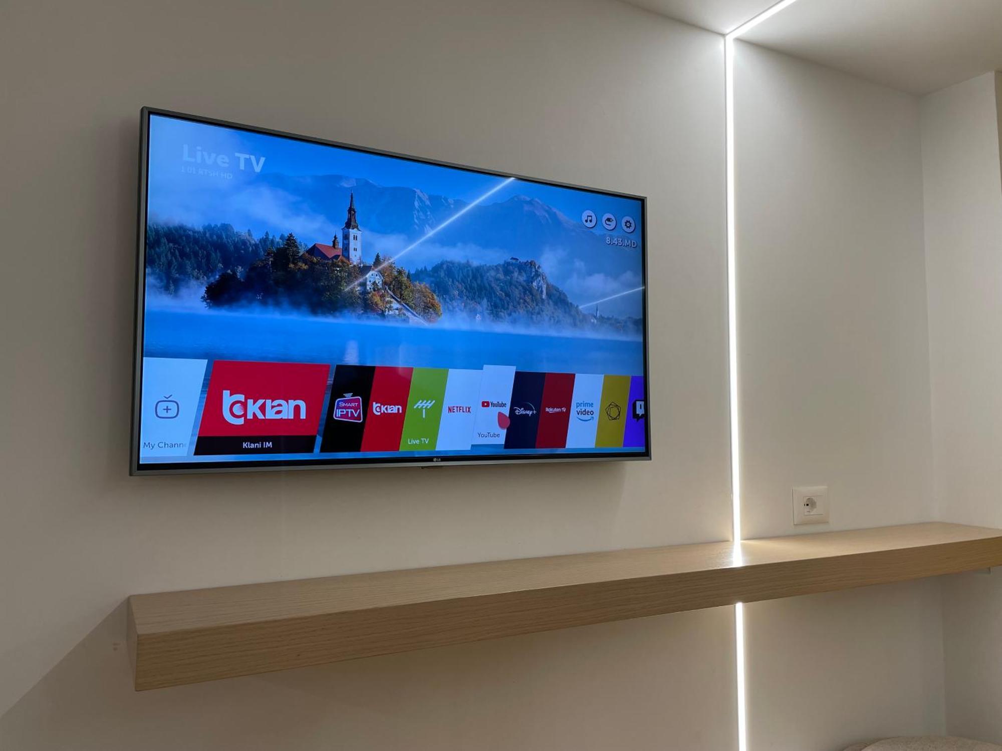 Tesa Studio Tiranë Luaran gambar