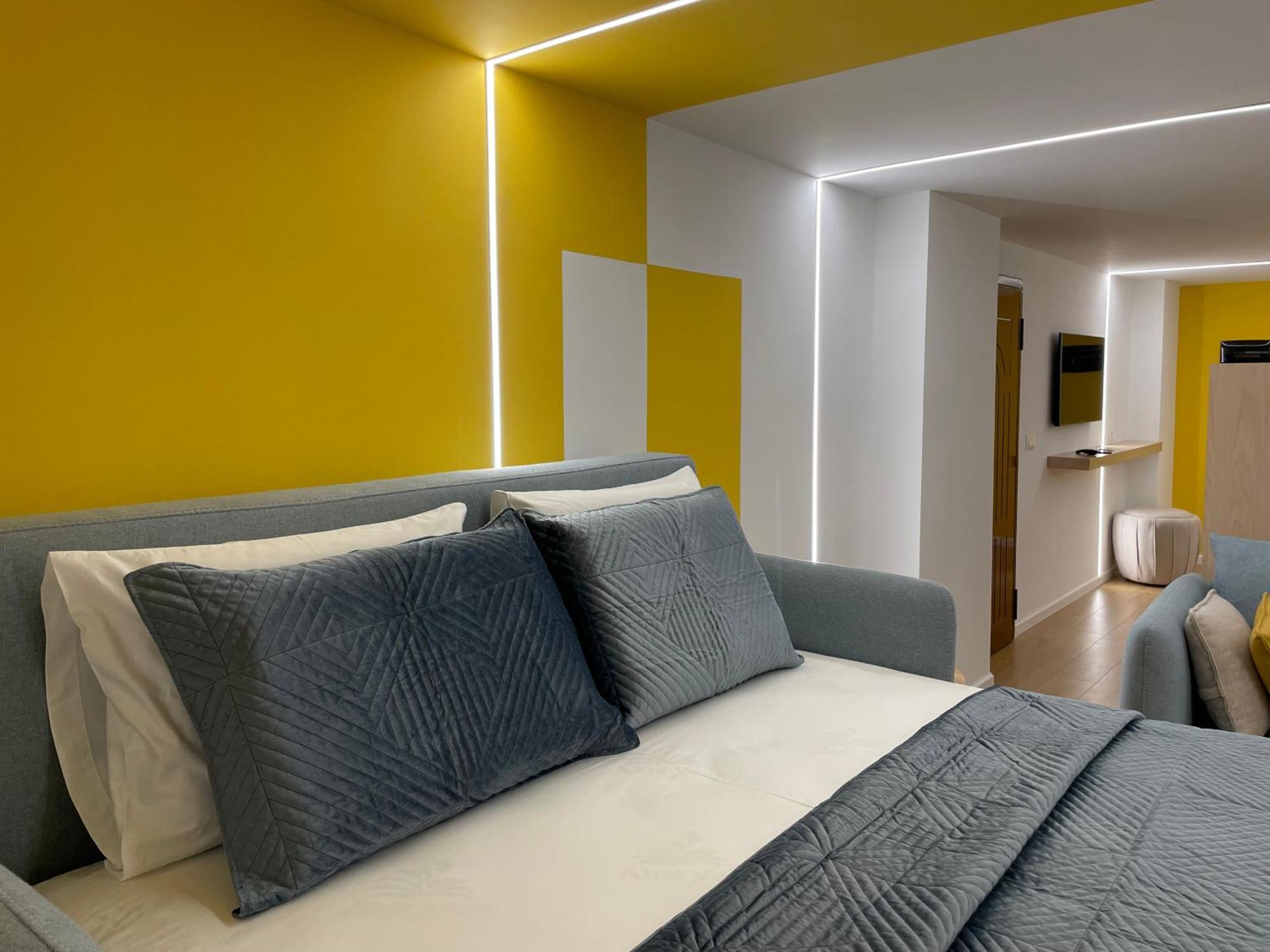 Tesa Studio Tiranë Luaran gambar
