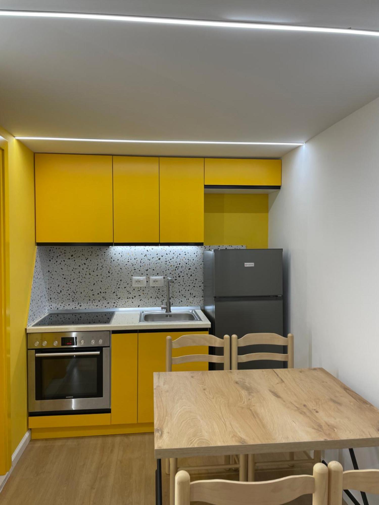 Tesa Studio Tiranë Luaran gambar