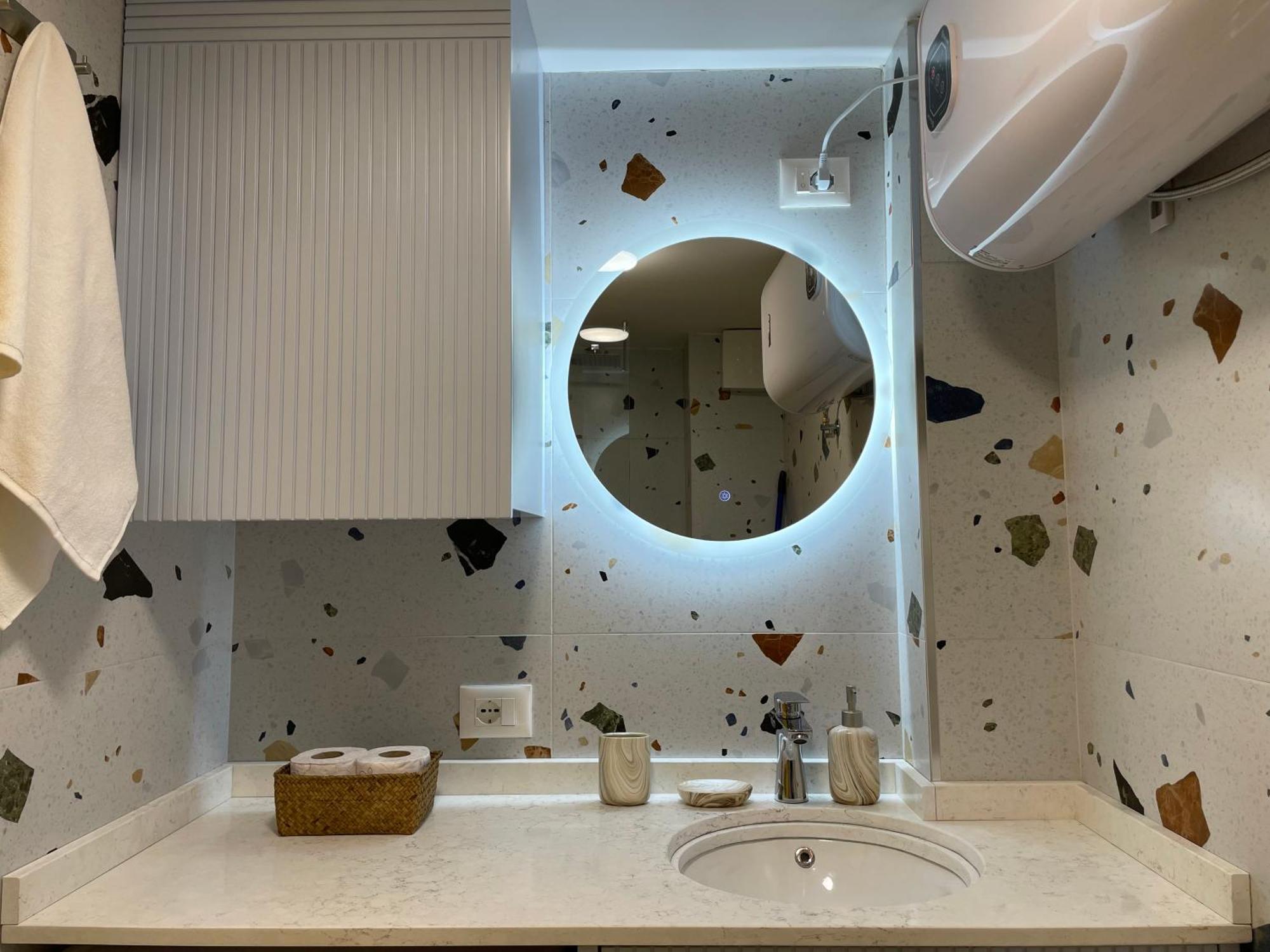 Tesa Studio Tiranë Luaran gambar