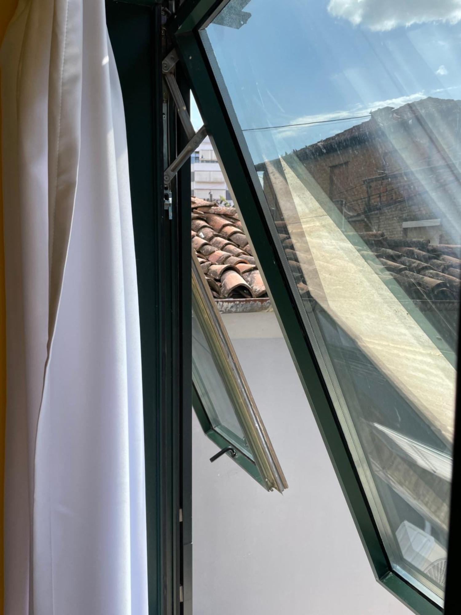 Tesa Studio Tiranë Luaran gambar