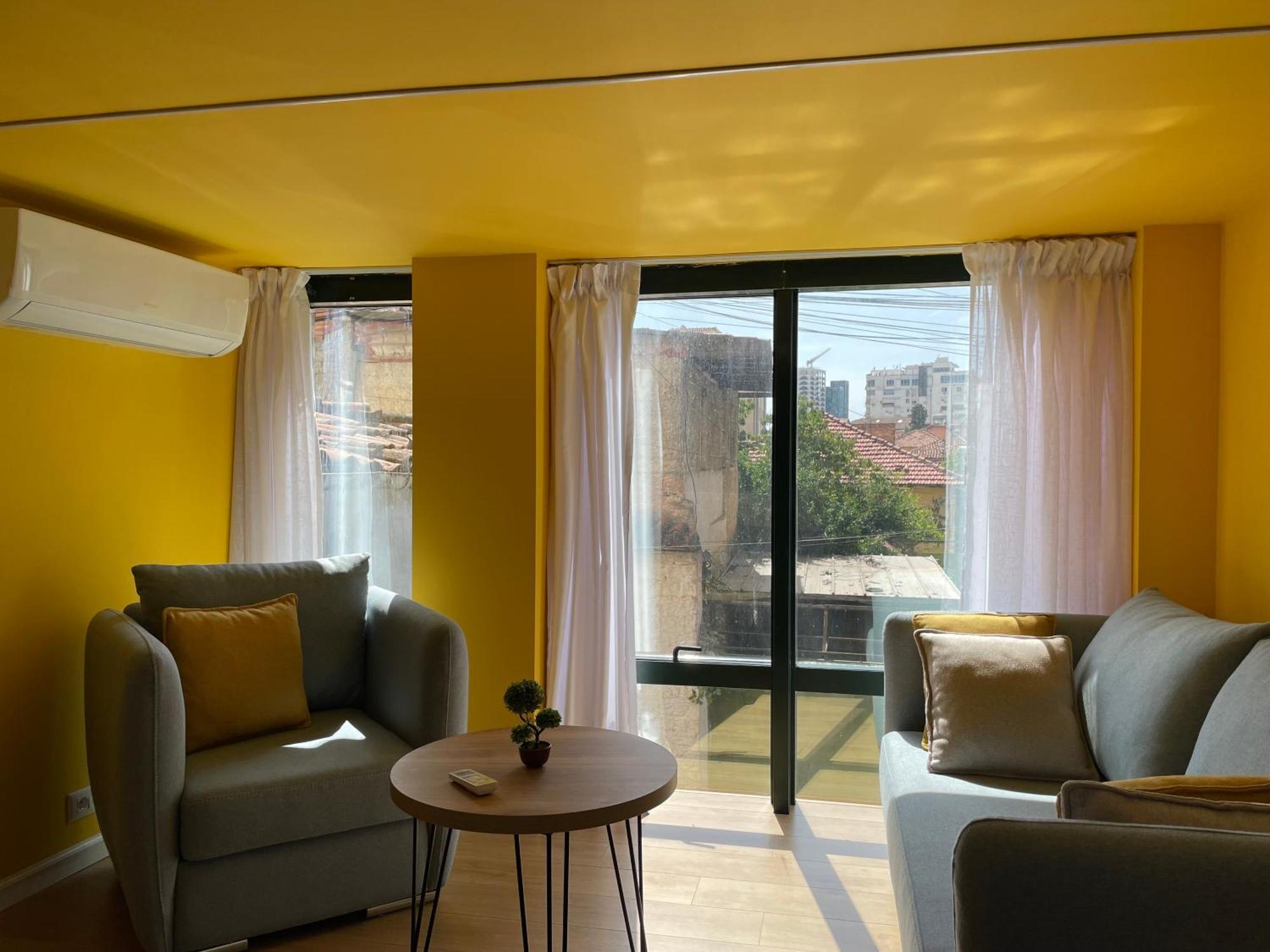Tesa Studio Tiranë Luaran gambar